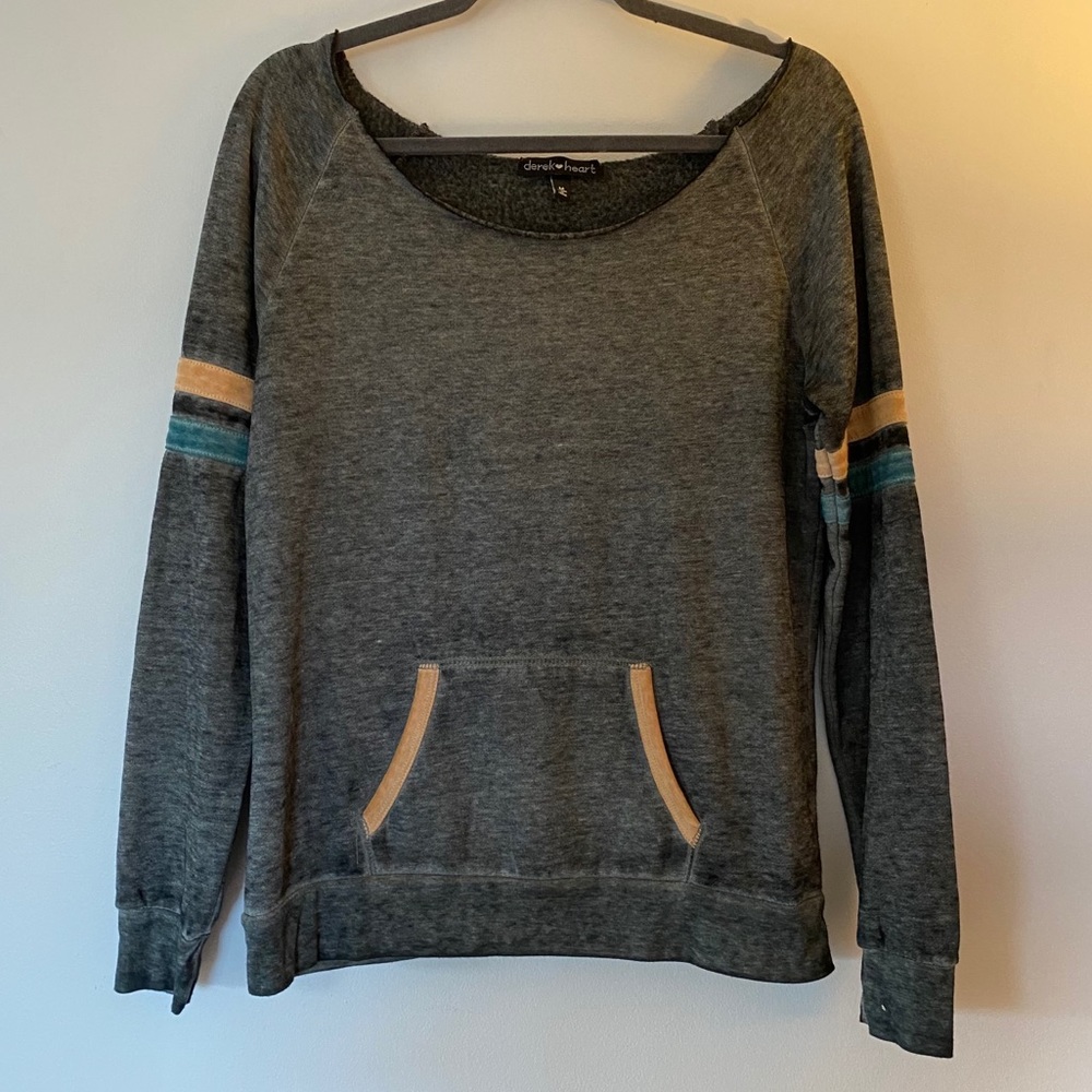 Derek Heart Scoop Neck Pullover M